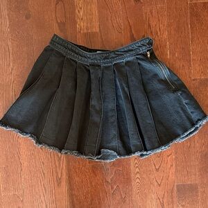 GAP Black Pleated Skirt